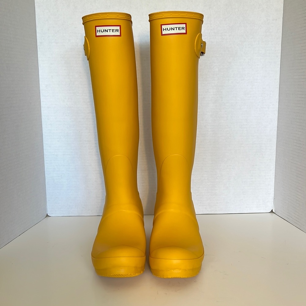 Hunter Women’s Original Tall Rain Boot, Yellow (RYL) US8